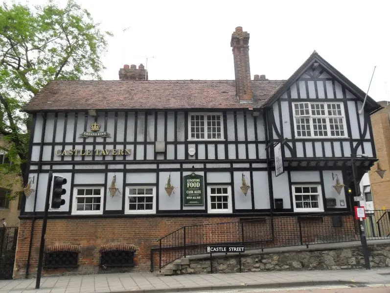 The Castle Tavern, a medieval town house in Oxford