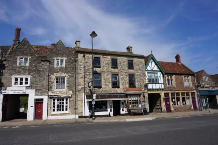 Cotswold townhouses along the Chipping Sodbury high street