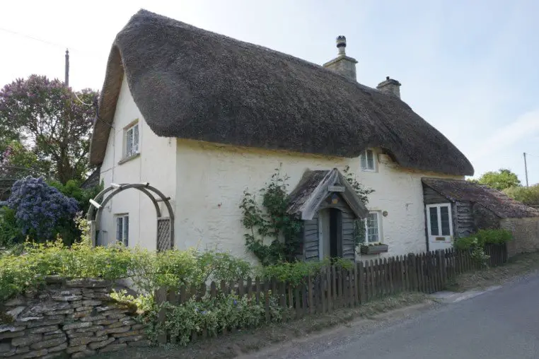 Thatched cottage in Little Badminton
