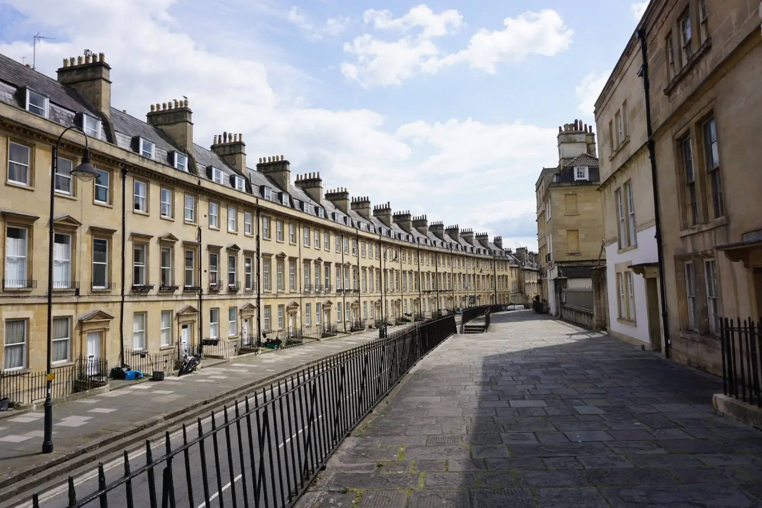 The Paragon, an impressive curved street of Georgian town houses, and a stop in the Bath walking tour